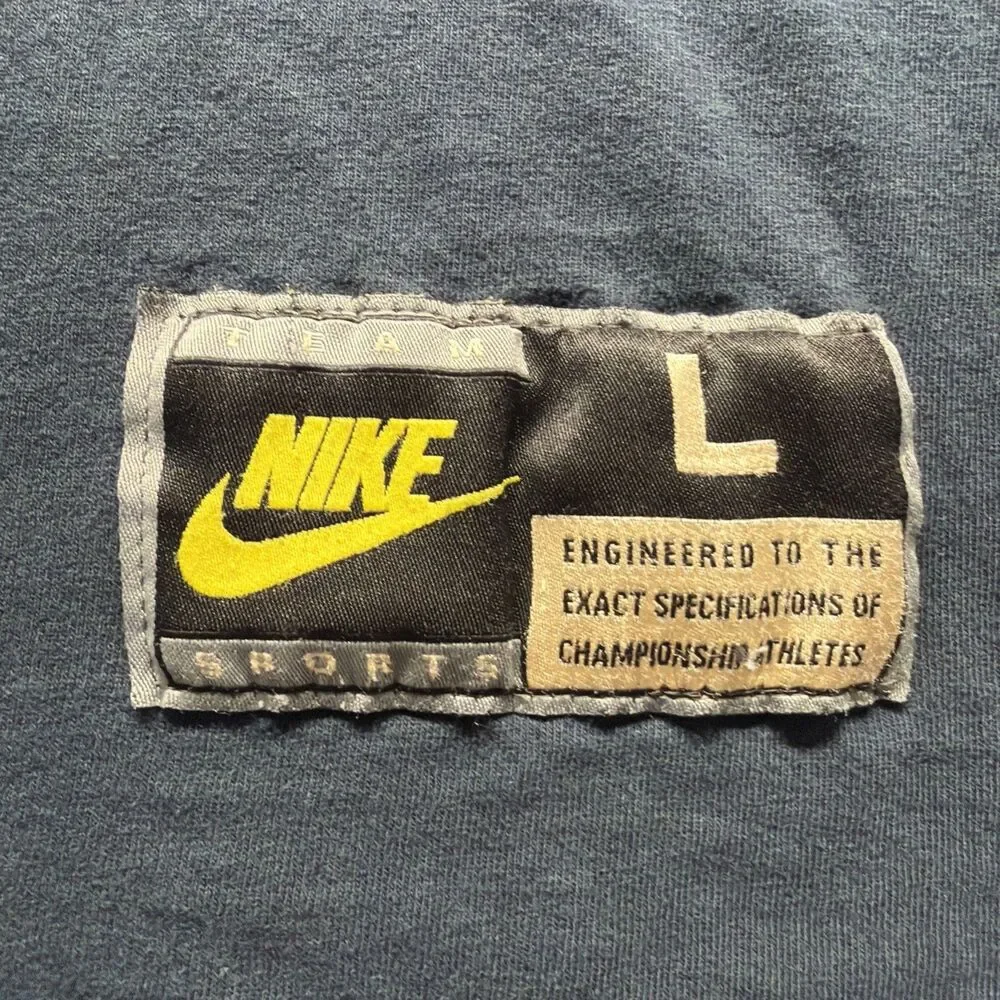 Vintage 90s Nike Team Oregon Ducks Basketball Faded Black T-Shirt - Men’s Large